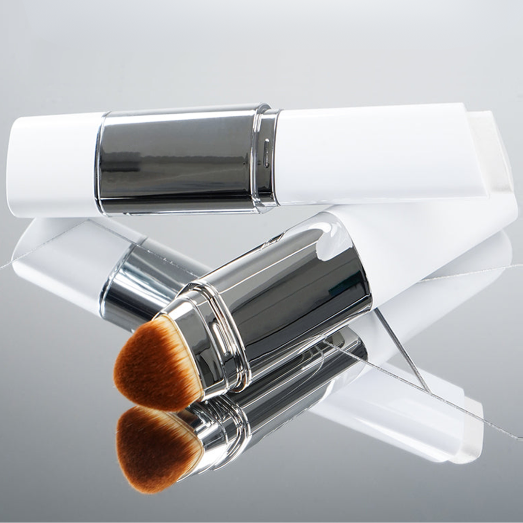 Stick Foundation that Adapts to Skin Tone